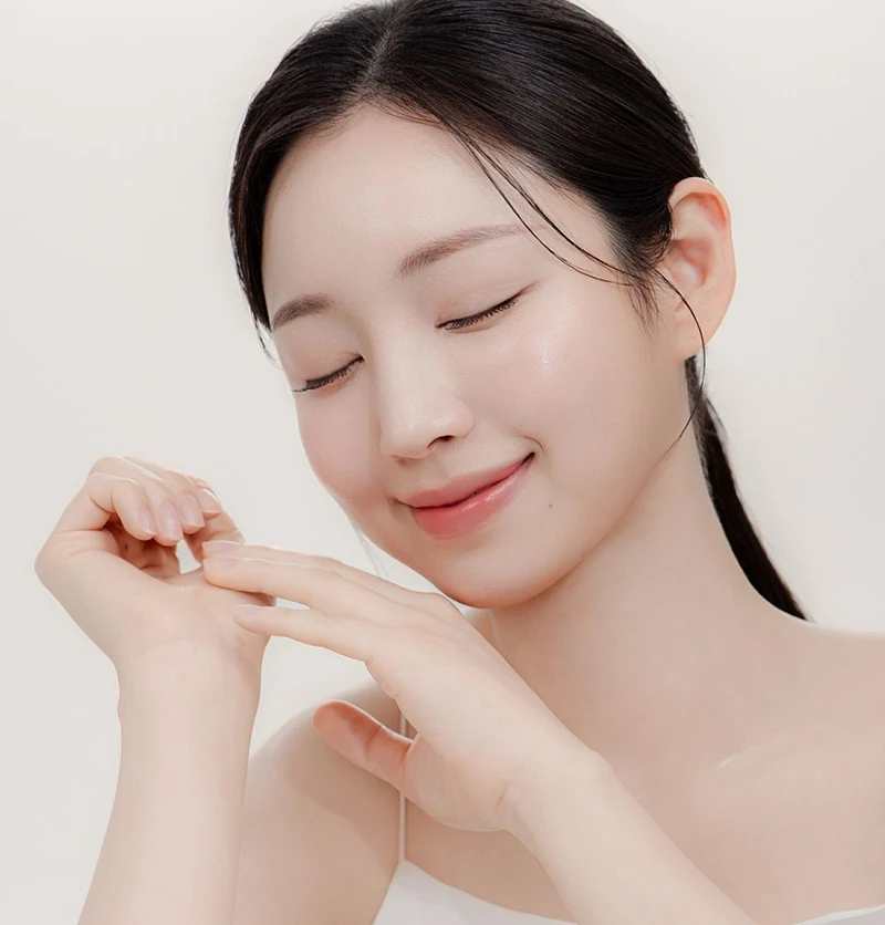 Bí quyết giữ da căng bóng, ẩm mượt của phụ nữ Hàn bắt đầu từ một chai tone